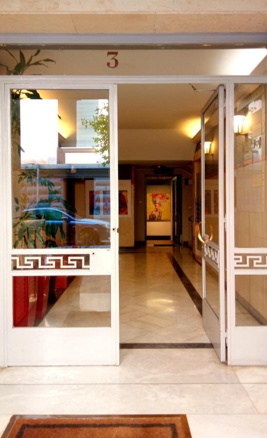 Iris Apartment Атина Екстериор снимка